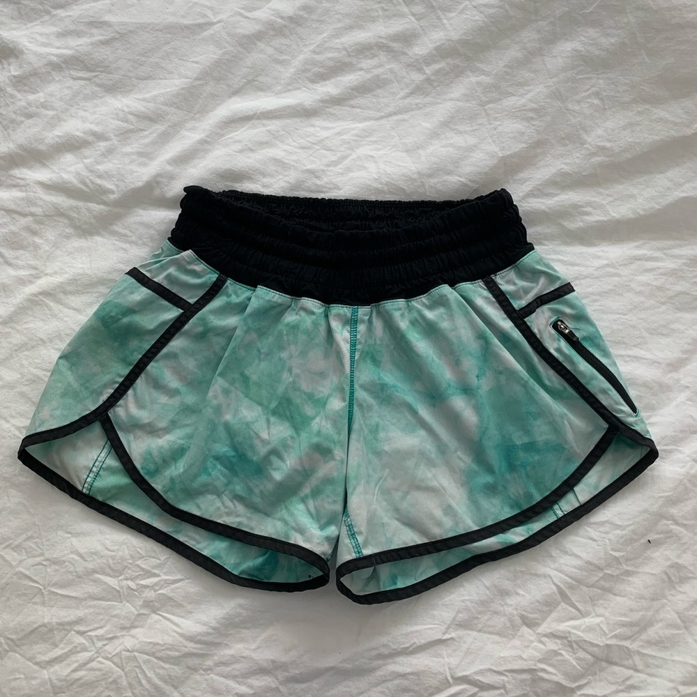 Lululemon tracker shorts